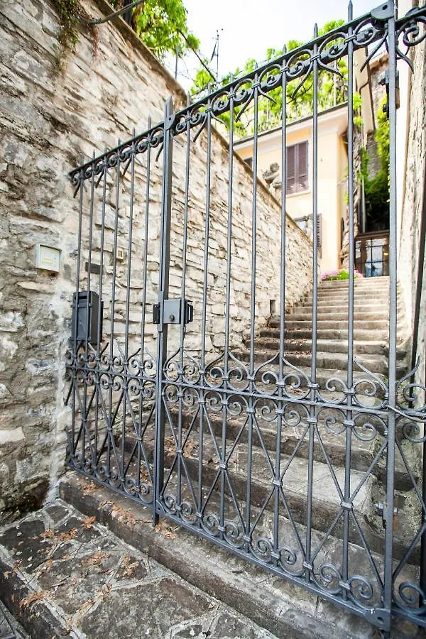 Villa Fioravante Moltrasio 0*,